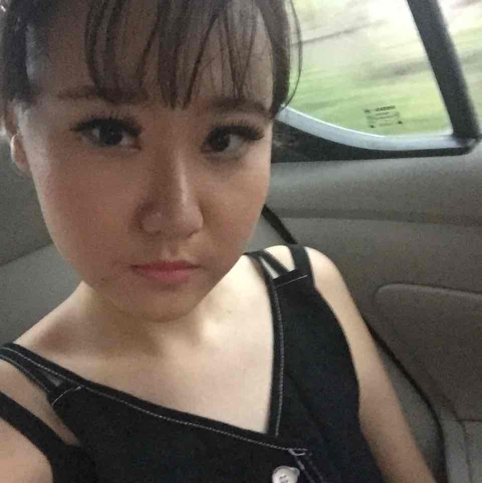 瞳心灬