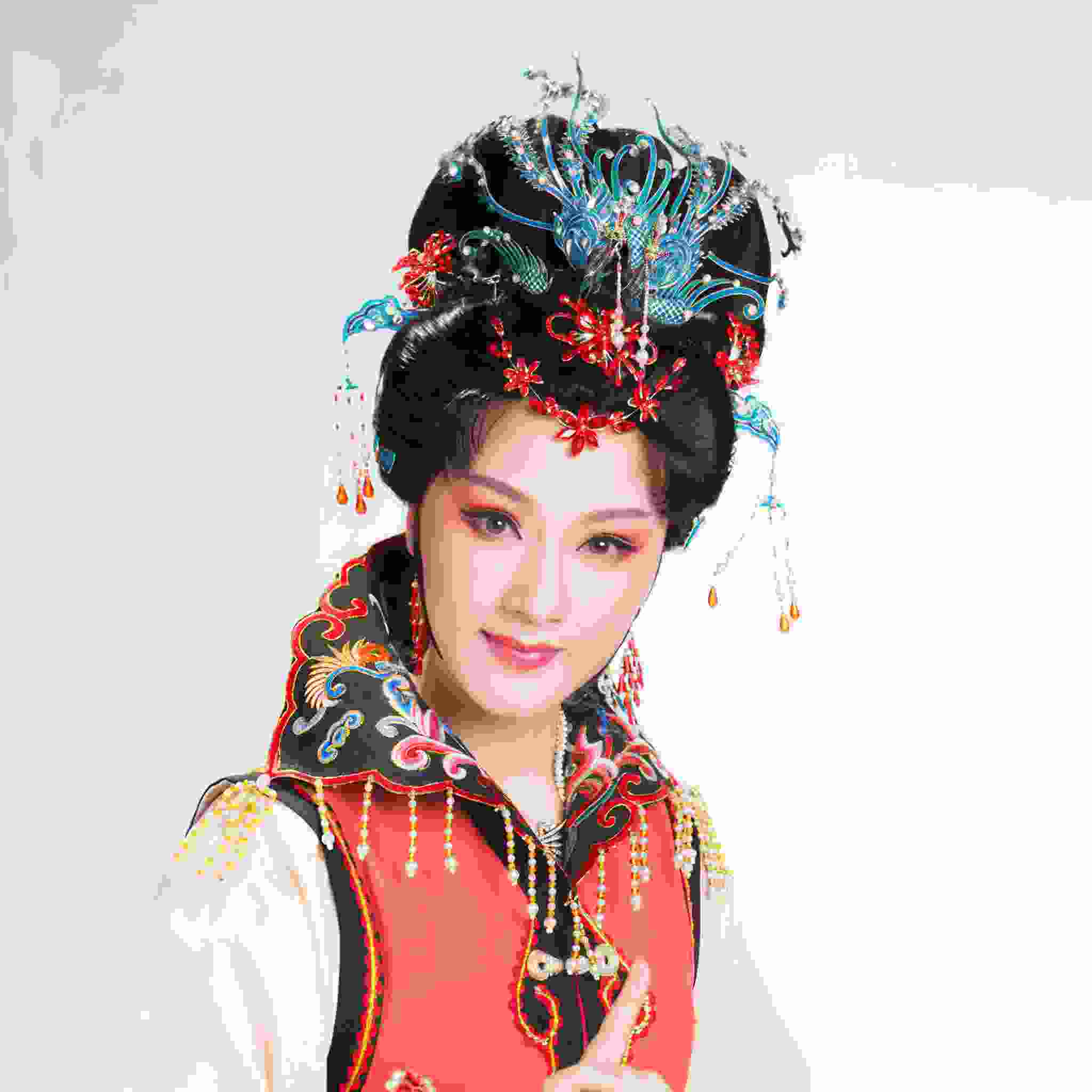 方亚芬