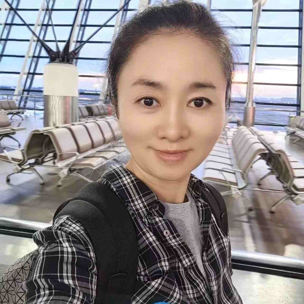 芙蓉果儿