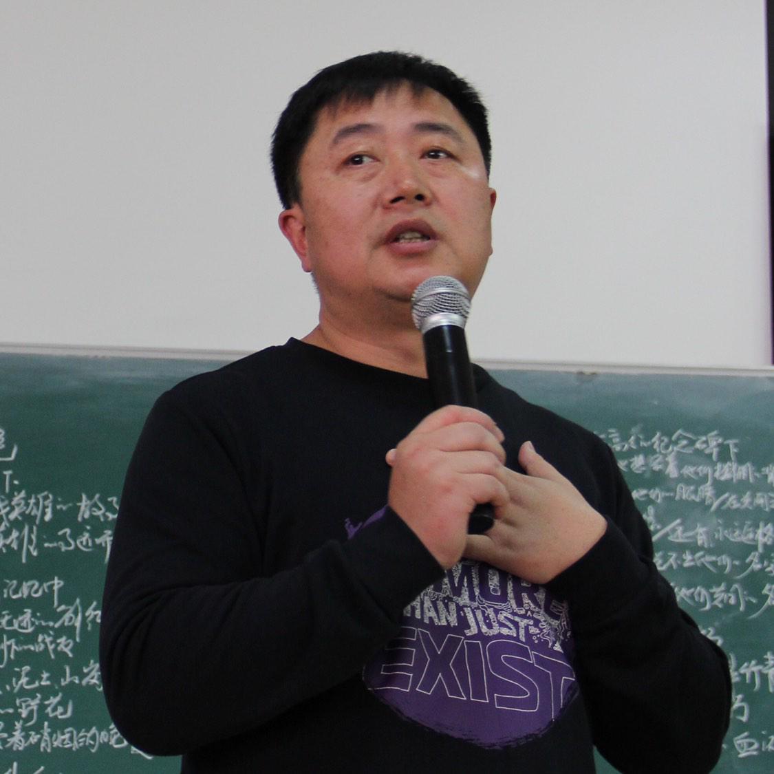 玉雕龙